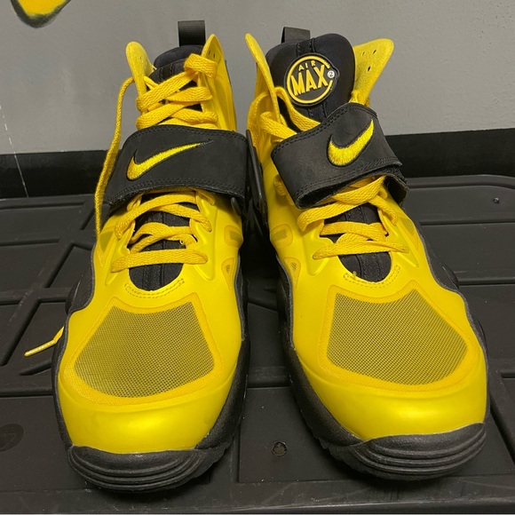 Nike Air Max 2 Yellow & Black, Men's Basketball Shoe Size 12. - Picture 3 of 8